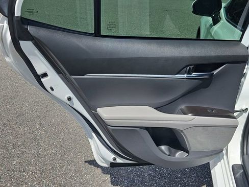 Used 2022 Toyota Camry LE image 14