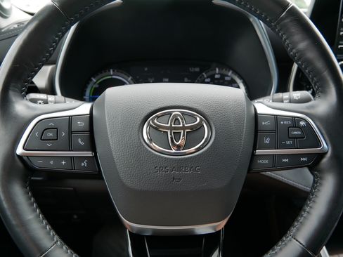 Used 2021 Toyota Highlander Limited AWD/4WD image 25