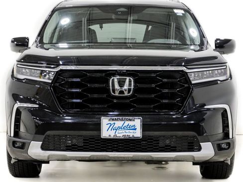 Used 2025 Honda Pilot Elite image 2