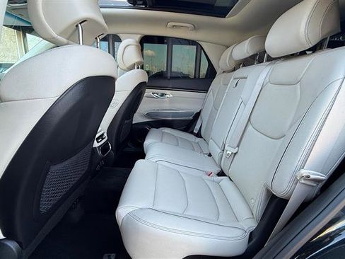 Used 2022 Genesis GV70 2.5T w/ Advanced Package image 19