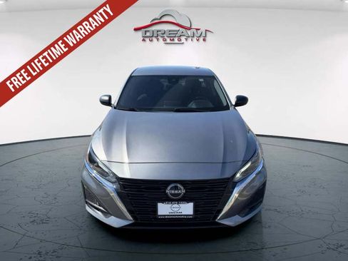 Used 2024 Nissan Altima 2.5 SV FWD image 2