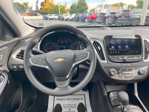 Used 2022 Chevrolet Malibu LS image 2