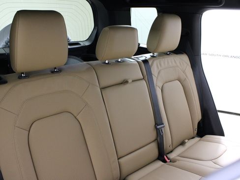 New 2026 Land Rover Defender 110 X-Dynamic SE image 13