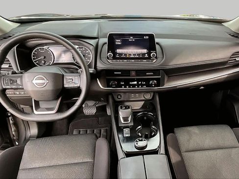 Used 2025 Nissan Rogue SV AWD/4WD image 16