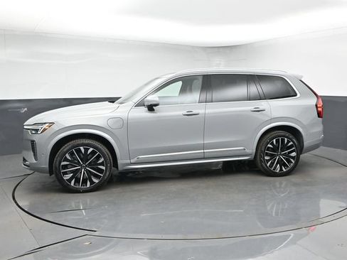 New 2026 Volvo XC90 T8 Plus w/ Protection Package Premier AWD/4WD image 6