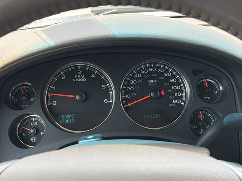 Used 2014 Chevrolet Tahoe LT RWD image 12