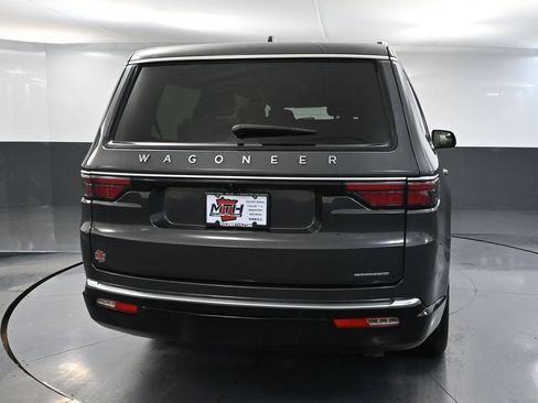 Used 2024 Jeep Wagoneer Series II w/ Flexible Seating Group AWD/4WD image 7