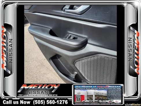 Used 2025 Jeep Grand Cherokee Laredo image 11