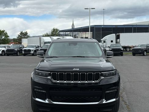 Used 2021 Jeep Grand Cherokee L Limited AWD/4WD image 2