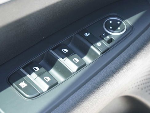 Certified 2024 Kia Forte LXS FWD image 18