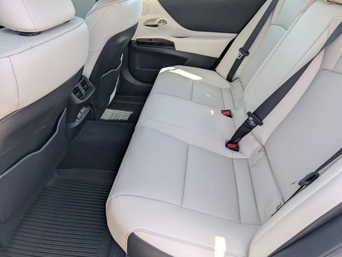 Used 2024 Lexus ES 250 w/ Premium Package AWD/4WD image 14
