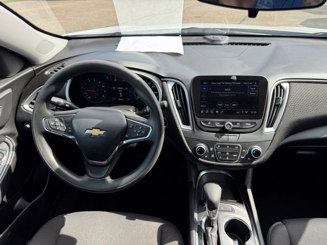 Used 2023 Chevrolet Malibu LT FWD image 17