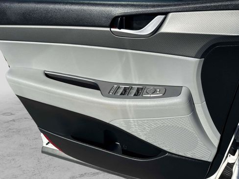 Used 2025 Hyundai Palisade SEL FWD image 12