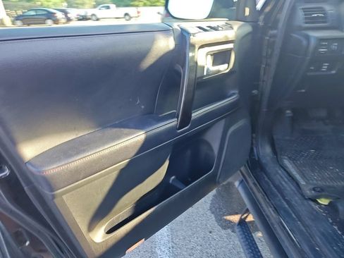 Used 2018 Toyota 4Runner TRD Off-Road AWD/4WD image 6