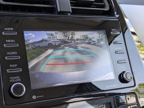 Used 2022 Toyota Prius LE FWD image 20