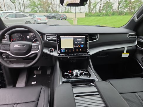 New 2026 Jeep Grand Wagoneer L Limited AWD/4WD image 5