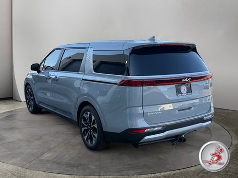 Used 2024 Kia Carnival EX FWD image 5