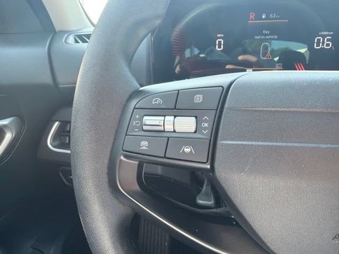 Used 2025 Kia K4 FWD image 20
