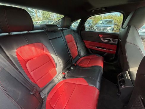 Used 2017 Jaguar XF R-Sport image 13
