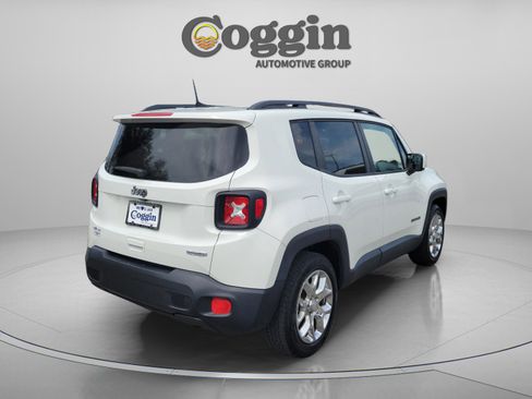 Used 2018 Jeep Renegade Latitude w/ Cold Weather Group image 3