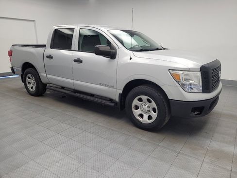 Used 2017 Nissan Titan S image 11