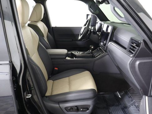 Used 2024 Lexus GX 550 image 35