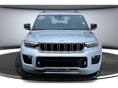 Certified 2025 Jeep Grand Cherokee Overland w/ Luxury Tech Group IV image 4