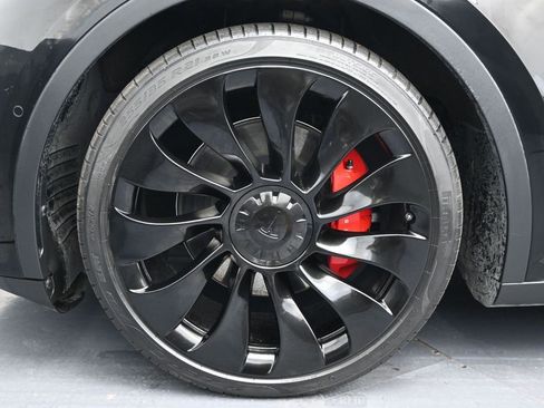 Used 2022 Tesla Model Y Performance image 10