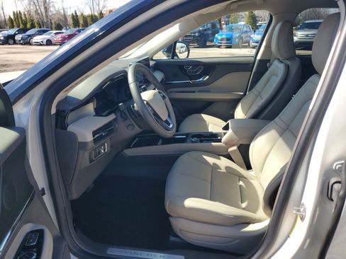 Certified 2024 Lincoln Corsair AWD w/ Equipment Group 101A image 12