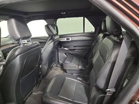 Used 2020 Ford Explorer Limited w/ Class III Trailer Tow Package AWD/4WD image 16
