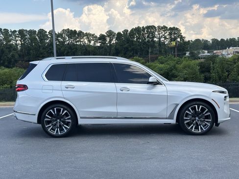 Used 2024 BMW X7 xDrive40i w/ Premium Package AWD/4WD image 5