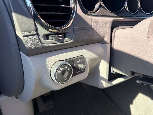 Used 2017 Buick Enclave Convenience FWD image 8