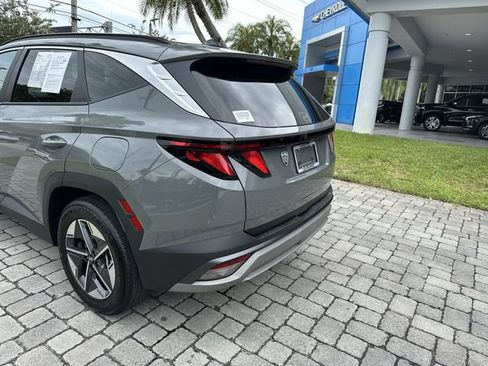 Used 2025 Hyundai Tucson SEL FWD image 12
