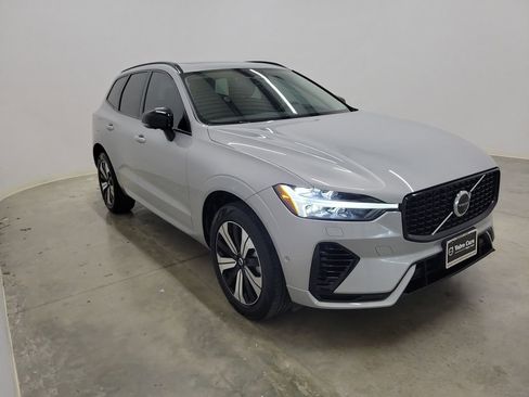 Certified 2023 Volvo XC60 T8 Plus w/ Climate Package image 4