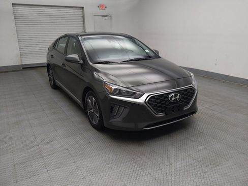 Used 2022 Hyundai Ioniq SE image 13