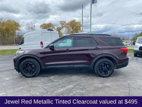 Used 2022 Ford Explorer XLT AWD/4WD image 2