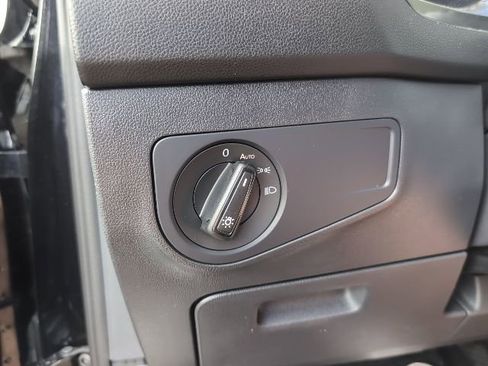 Used 2024 Volkswagen Tiguan S image 21