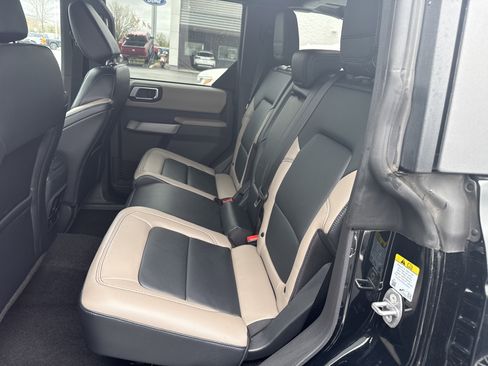 Used 2023 Ford Bronco Wildtrak AWD/4WD image 13