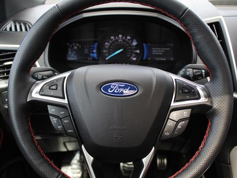 Used 2023 Ford Edge ST-Line image 24