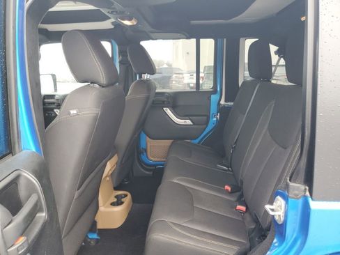 Used 2016 Jeep Wrangler Unlimited Sahara w/ Connectivity Group image 22