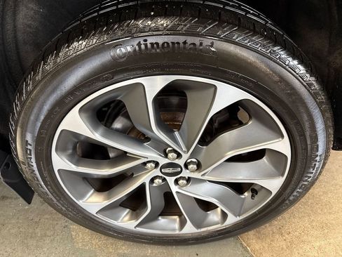 Used 2022 Lincoln Nautilus Reserve w/ Luxury Package image 16