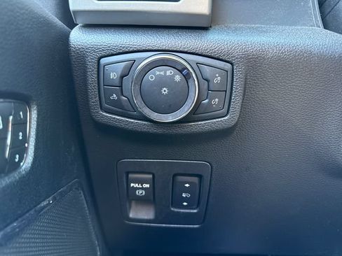 Used 2019 Ford F150 Lariat w/ Equipment Group 502A Luxury AWD/4WD image 32