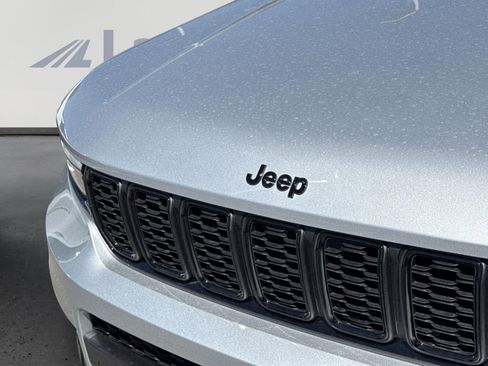 New 2025 Jeep Grand Cherokee L Limited w/ Black Appearance Package image 11