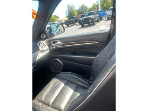 Used 2020 Jeep Grand Cherokee Summit AWD/4WD image 10