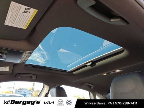 Used 2025 Volkswagen Jetta GLI Autobahn image 16