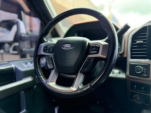 Used 2022 Ford F450 Platinum w/ FX4 Off-Road Package image 25