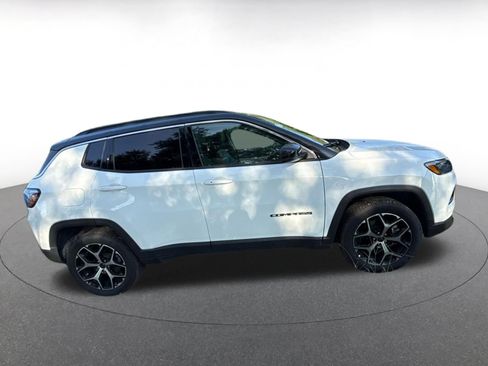Used 2025 Jeep Compass Limited AWD/4WD image 8