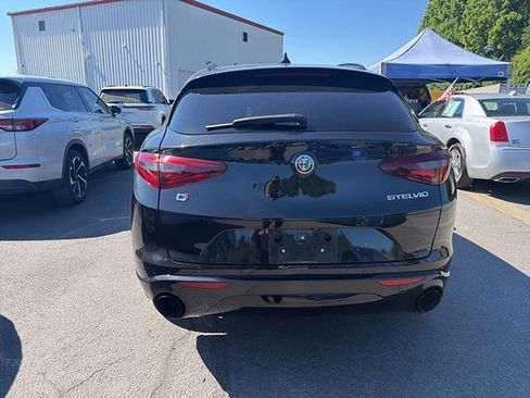 Used 2020 Alfa Romeo Stelvio Ti Sport w/ Quick Order Package 22S Sport AWD/4WD image 4