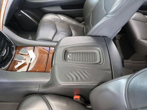 Used 2017 Cadillac Escalade Premium Luxury AWD/4WD image 45