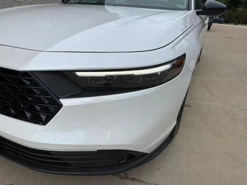 Certified 2025 Honda Accord SE image 10